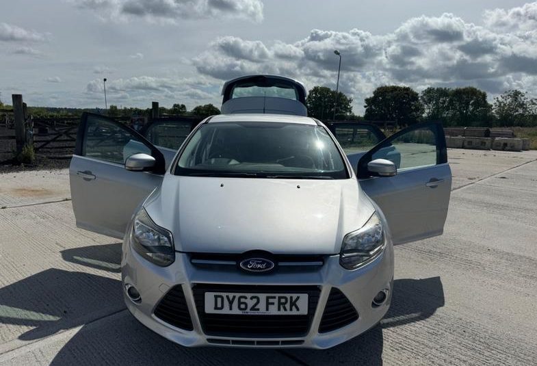 Ford Focus 1.0T EcoBoost Zetec Euro 5 (s/s) 5dr