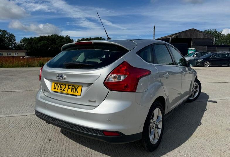 Ford Focus 1.0T EcoBoost Zetec Euro 5 (s/s) 5dr