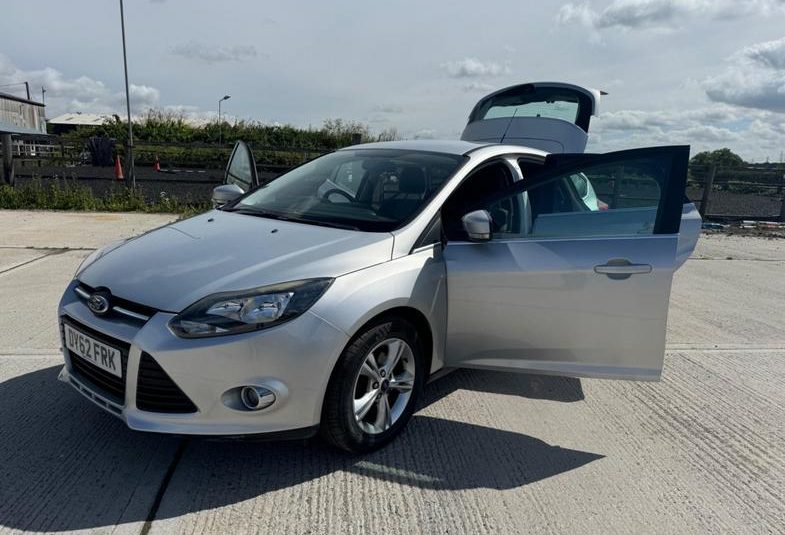 Ford Focus 1.0T EcoBoost Zetec Euro 5 (s/s) 5dr