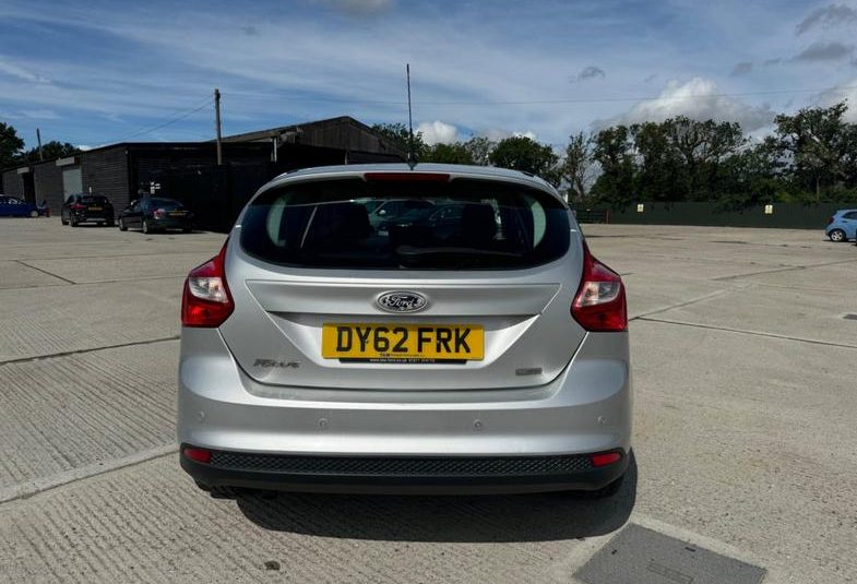 Ford Focus 1.0T EcoBoost Zetec Euro 5 (s/s) 5dr