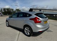 Ford Focus 1.0T EcoBoost Zetec Euro 5 (s/s) 5dr