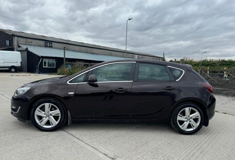 Vauxhall Astra 1.6T 16v SRi Euro 5 5dr