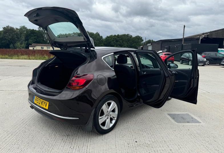 Vauxhall Astra 1.6T 16v SRi Euro 5 5dr