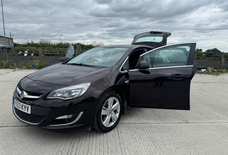 Vauxhall Astra 1.6T 16v SRi Euro 5 5dr