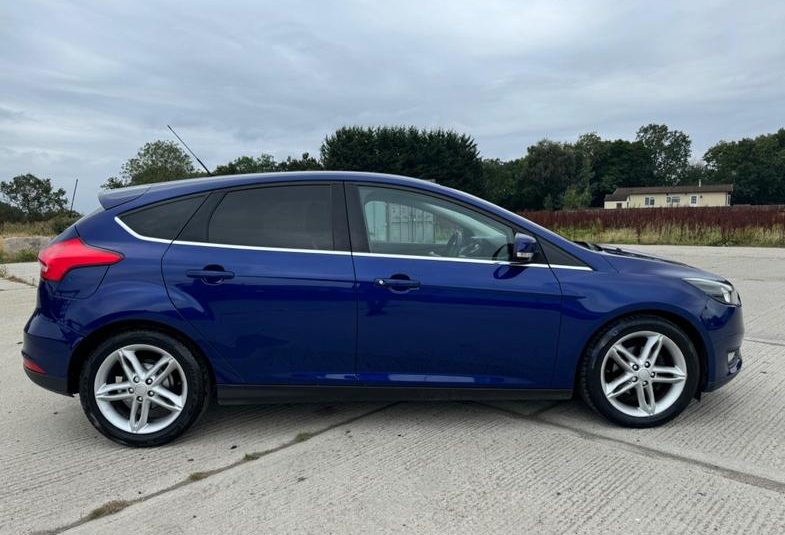 Ford Focus 1.0T EcoBoost Zetec Euro 6 (s/s) 5dr