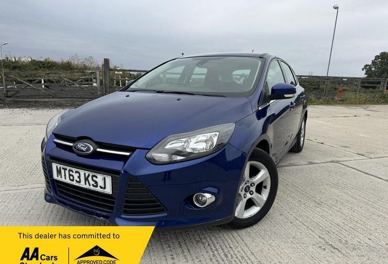 Ford Focus 1.6 Zetec Navigator Powershift Euro 5 5dr