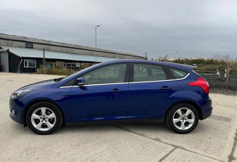 Ford Focus 1.6 Zetec Navigator Powershift Euro 5 5dr