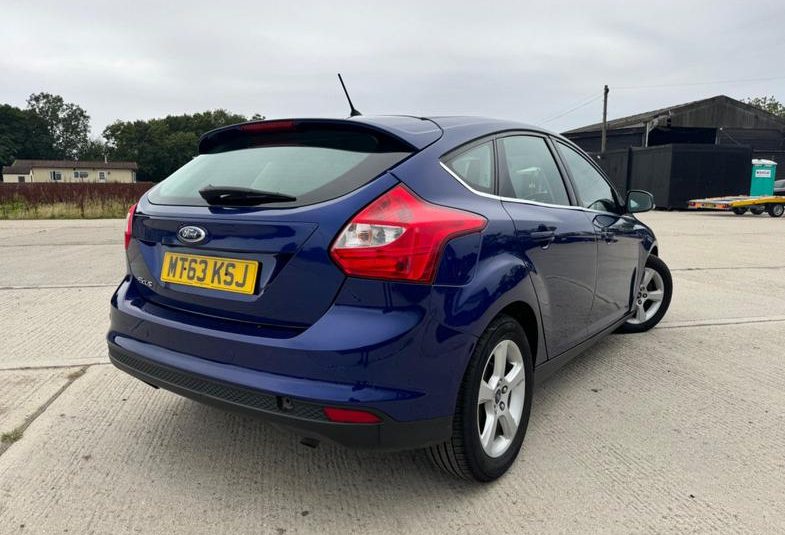 Ford Focus 1.6 Zetec Navigator Powershift Euro 5 5dr