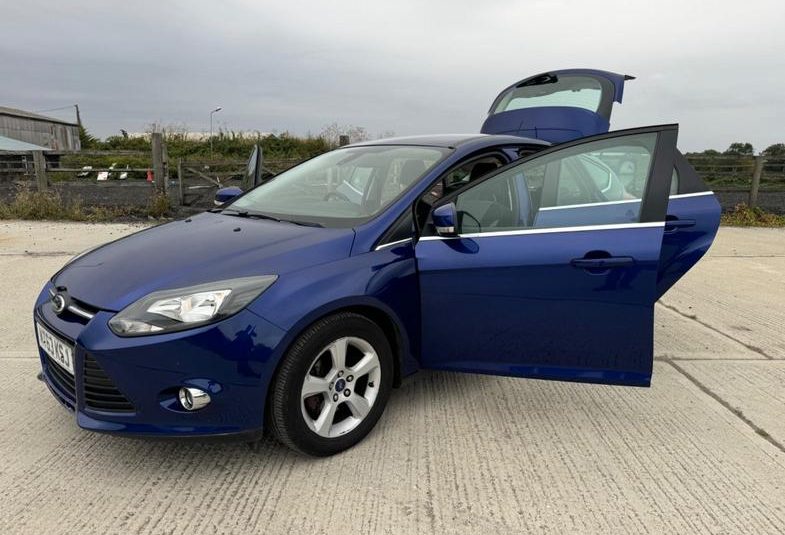 Ford Focus 1.6 Zetec Navigator Powershift Euro 5 5dr