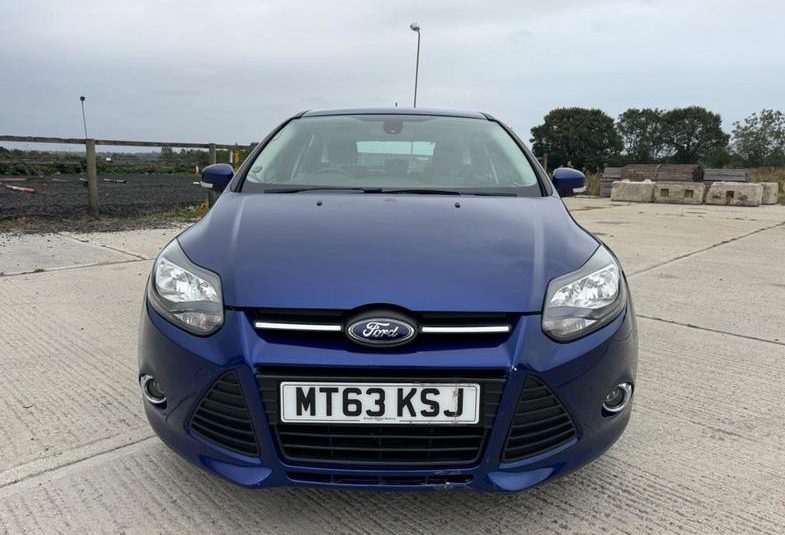 Ford Focus 1.6 Zetec Navigator Powershift Euro 5 5dr