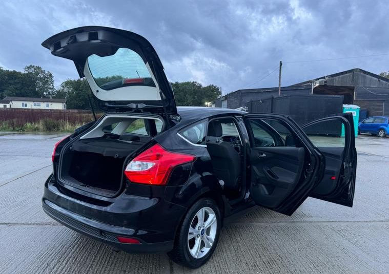 Ford Focus 1.6 Zetec Powershift Euro 5 5dr