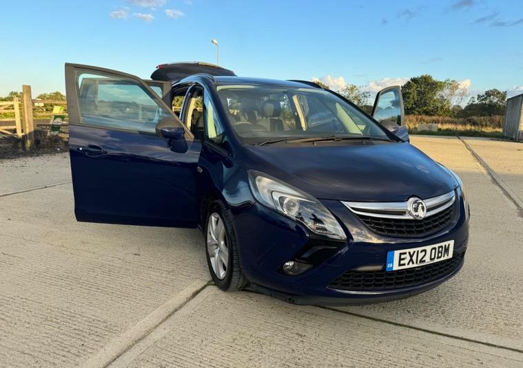 Vauxhall Zafira Tourer 1.4T 16V Exclusiv Auto Euro 5 5dr